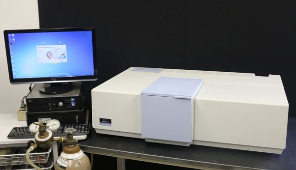 Perkin Elmer , PE Lambda-800 Research-Grade Uv-Vis Spectrophotometer