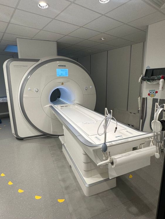 Siemens 1.5T Avanto FIT MRI