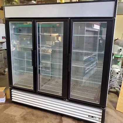 True GDM-72F 3 Door Freezer