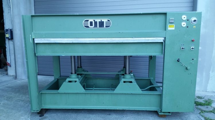 OTT JU 80, Hydraulic press for veneering