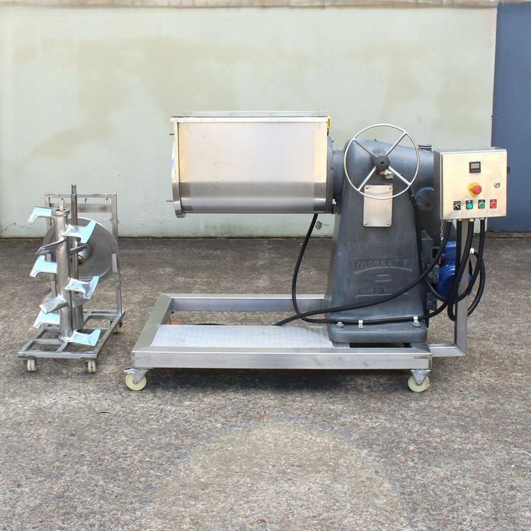 Manesty Paddle Mixer