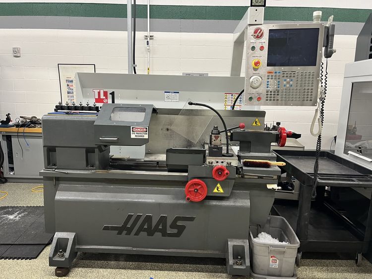 Haas Haas CNC Control 2,000 RPM TL-1 2 Axis