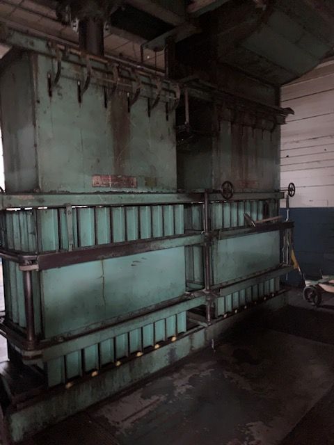 Lummus 600lb. bale Double stroke downstroke hydraulic baler