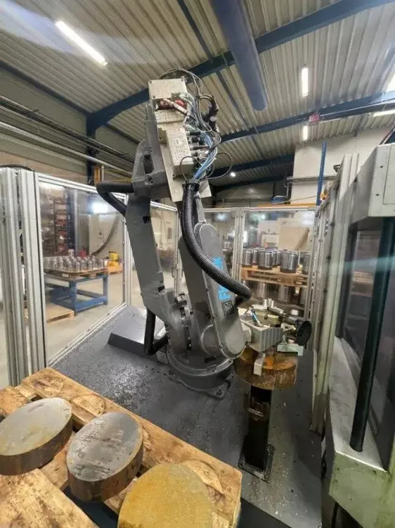 Okuma OSP-P300S 3D-M-E kit API Library 2 – off status 3800 rpm MULTUS B300 II W 5 Axis