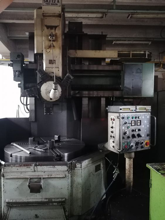TOS SKJ 12A Vertical Turning Lathe