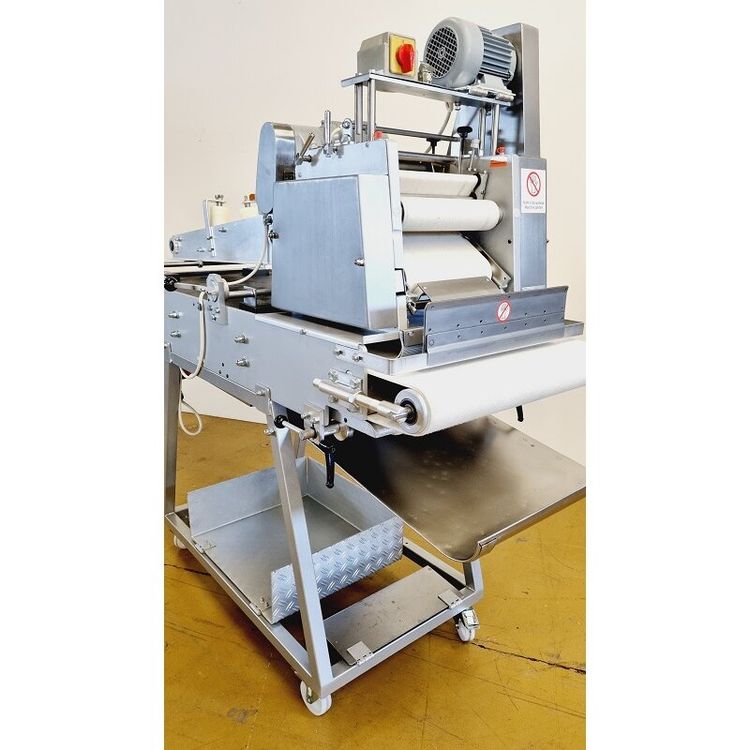 Universum LWT3-30 pretzel strand machine