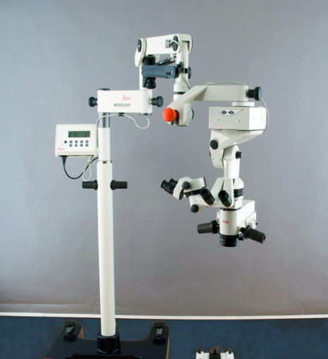 Leica M841 Ophthalmology Microscope