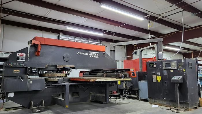 Amada VIPROS-357 QUEEN 33-Ton CNC Punch Press 33 Tons