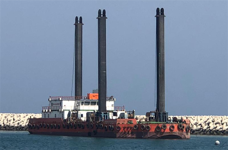 53 m Flat Top Spud Barge with Four Point Mooring