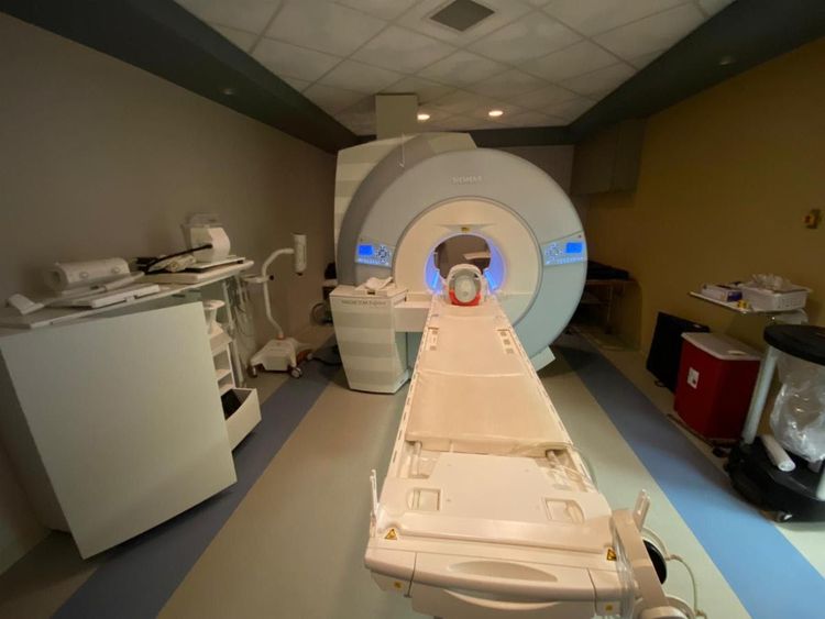 Siemens Espree 18CH MRI