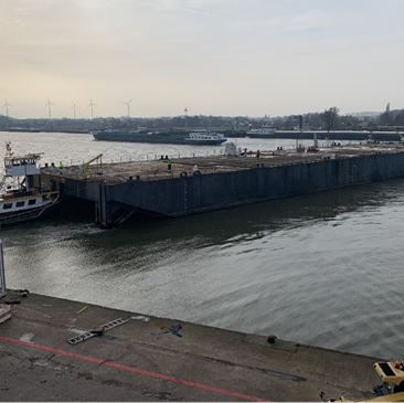 8,000 Ton DNV Deck-Crane Barge
