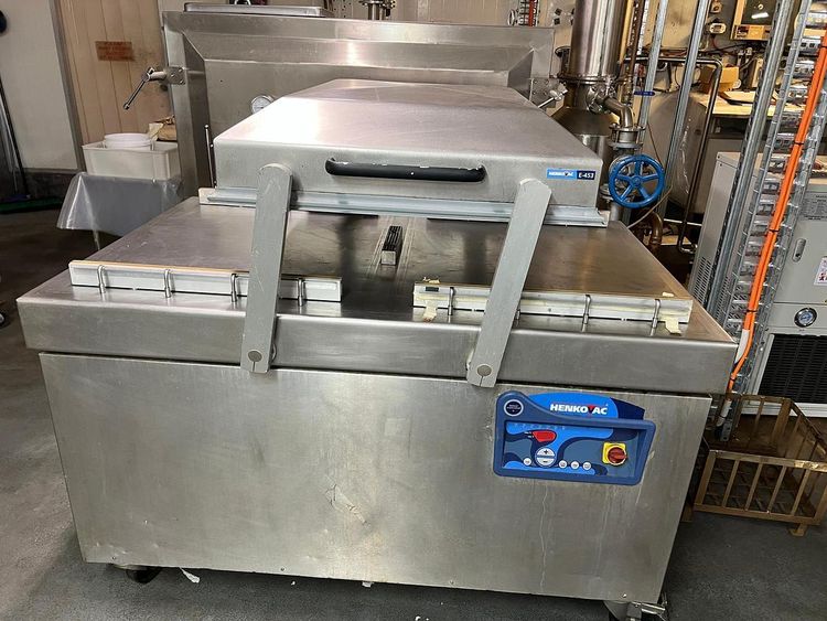 Henkovac E-453  Double chamber Vacuum Packaging Machine