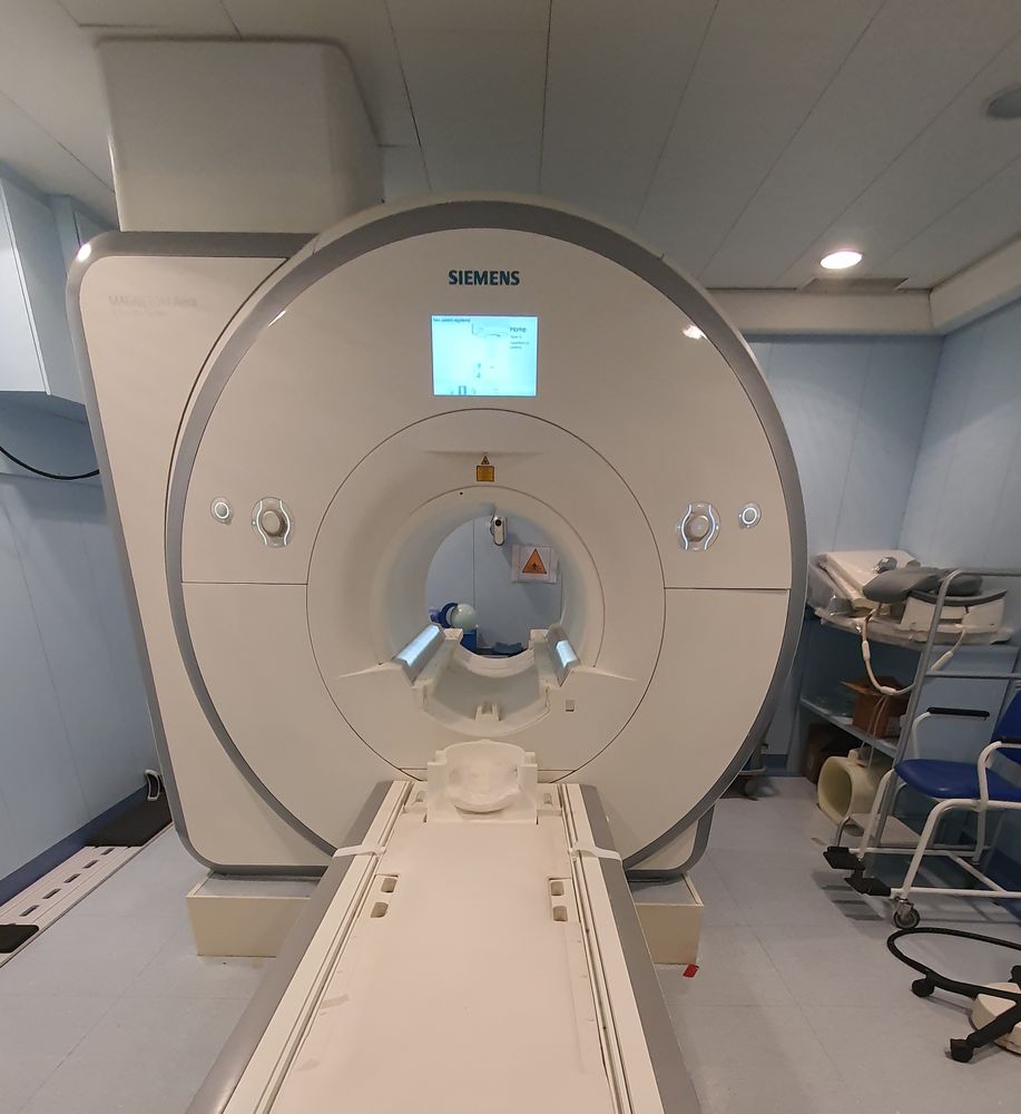 Siemens Aera 1.5T MRI