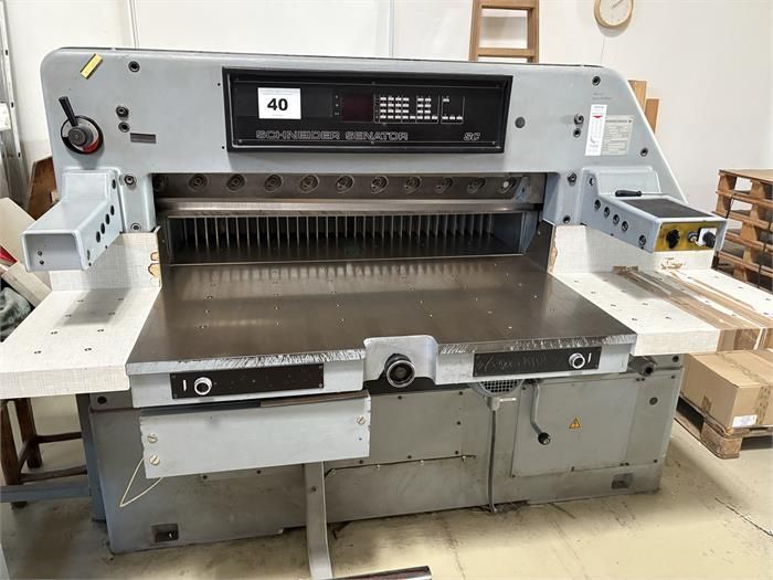 Schneider SENATOR 115 SC