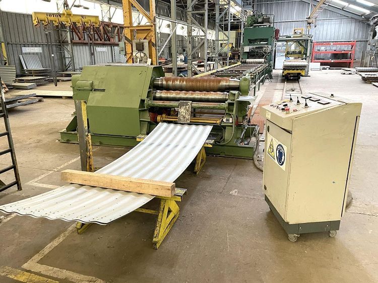 Lisse 1250 × 8 mm Corrugated