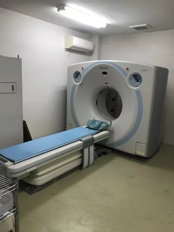 Hitachi Eclos 4 CT Scanner