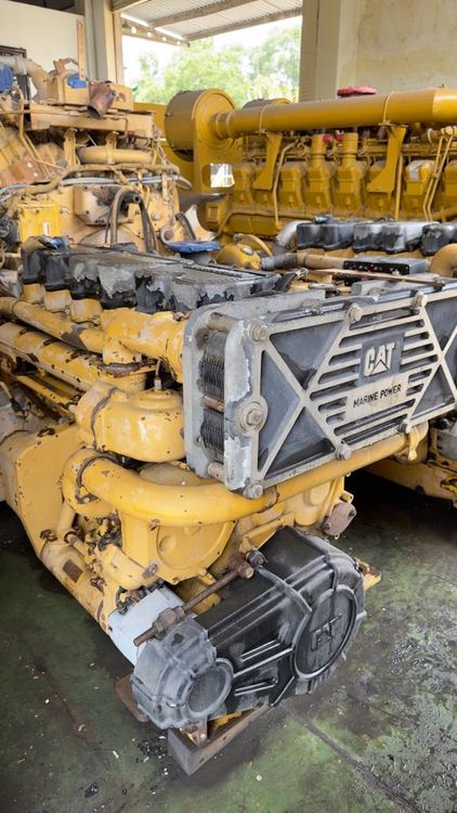 2 CAT, Caterpillar 3406 800 HP With ZF 360 Gearbox (Transmission)