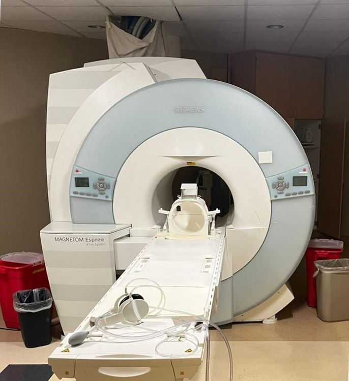 Siemens Espree 8 CH MRI