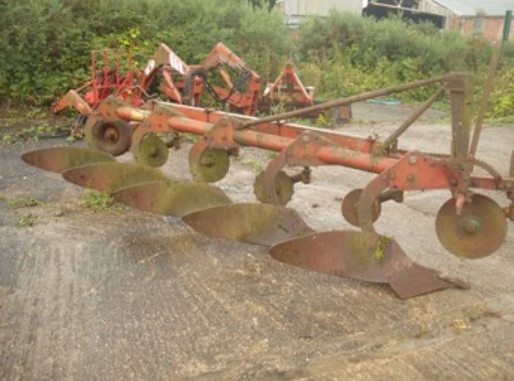 Kverneland 622-14 5 Furrow Ploughs