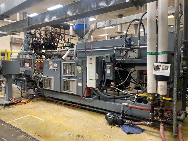 Uniloy 350 R4 (6) Head Reciprocating Screw Blow Molding Machine