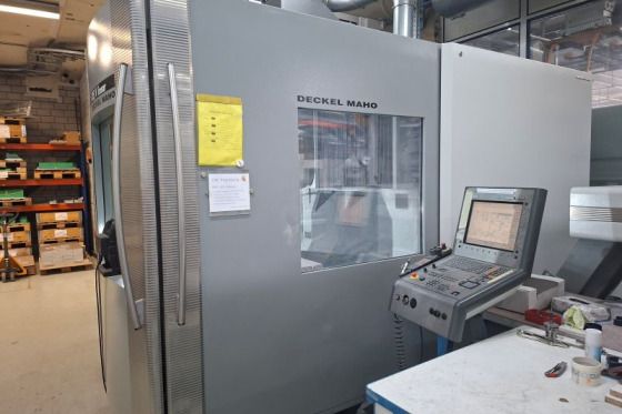 DMG MORI DMC V105 Linear 5 Axis