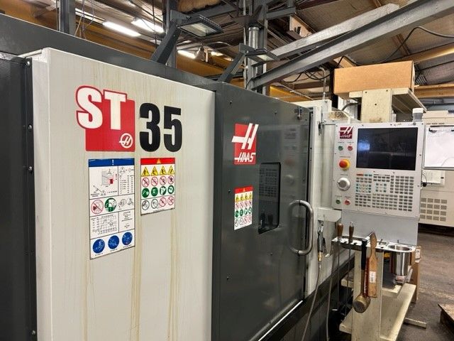 Haas Haas CNC Control with 15" Color LCD Monitor 3200 rpm ST-35 2 Axis