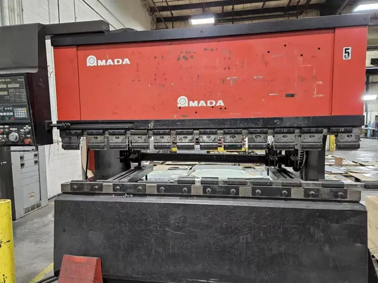 Amada FBD1025 110 Ton