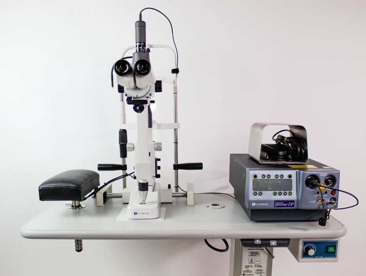 Lumenis 1000 Integrated Slit Lamp with 532 Novus Spectra DP Console