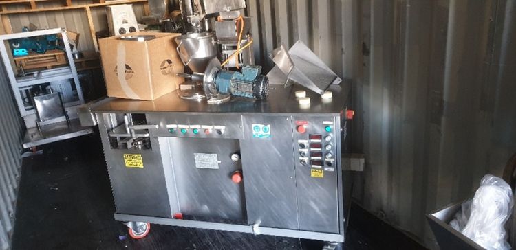 Ultra 8 II Capsule Filling Machine