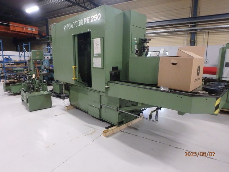 Pfauter PE250 Variable Speed Gear Machine
