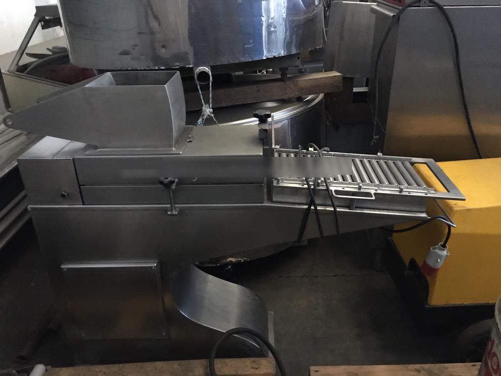 Butter forming machine