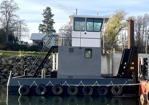 DREDGE TENDER 25′ x 14′ Hull Bottom Thickness: 1/4 in