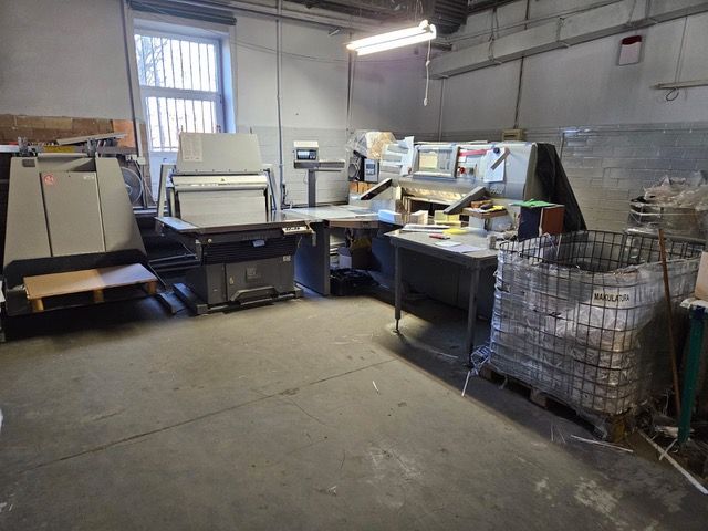 Polar 115X guillotine with elevator, jogger and scal