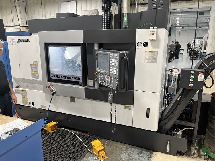 Okuma OKUMA OSP-P200SA-H CNC Control 5000 RPM MULTUS B250II-1SW/750 4 Axis