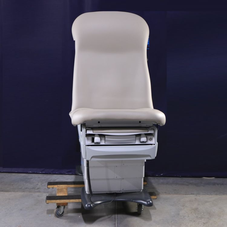 Midmark 626 Medical Exam Table