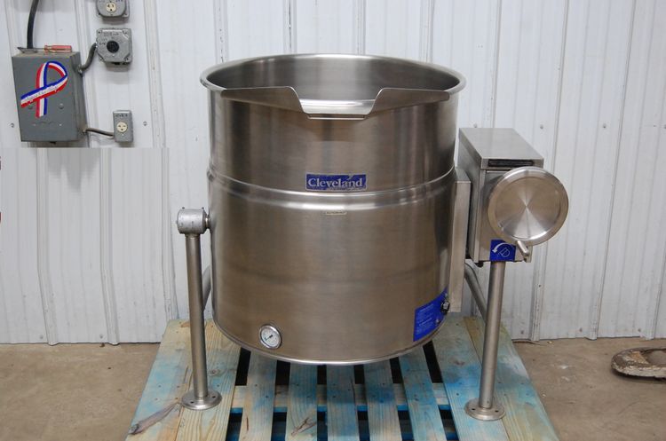 Cleveland KEL-40T Gallon Steam Jacketed Tilt Electric Soup Kettle