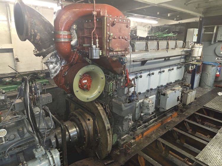 Mak 6M 331AK  800 HP (640 kW)