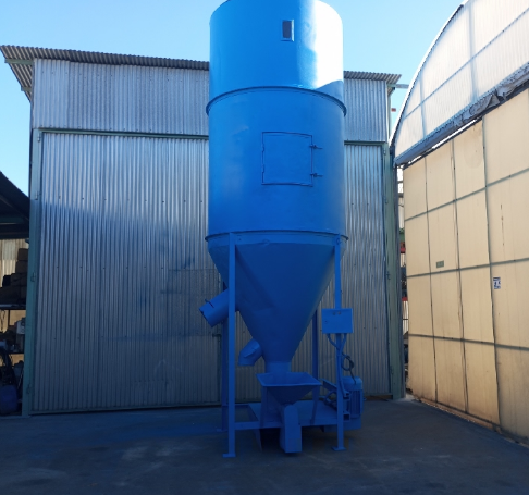 10000 l. Mixer Silo