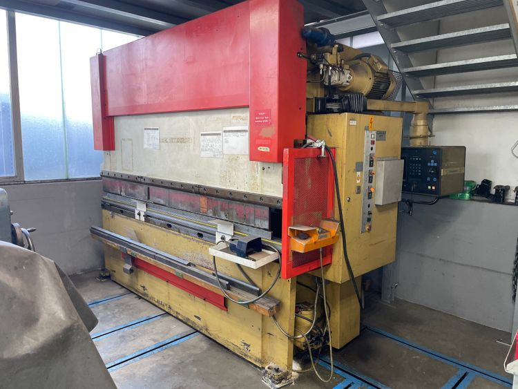 Beyeler 80 x 3100 80 TON