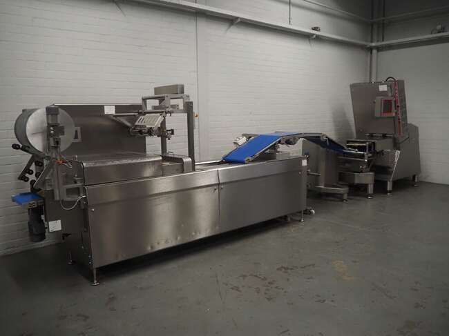 Treif Divider 660+ slicing and packaging line