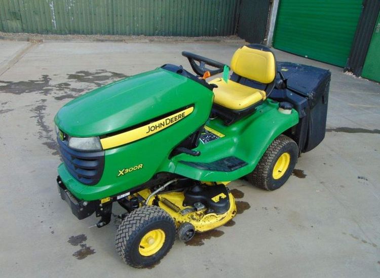 John Deere X300r 6263