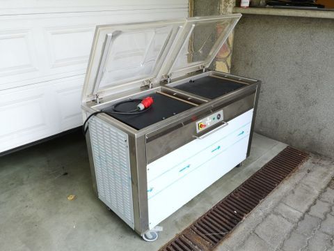 Komet PlusVac 25, twin chamber packaging machine