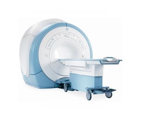 GE Signa HDxt 1.5T MRI machine