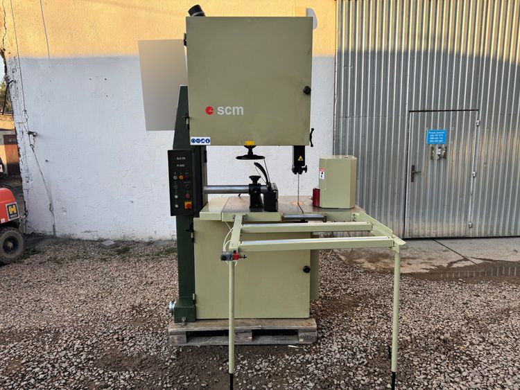 SCM R800
