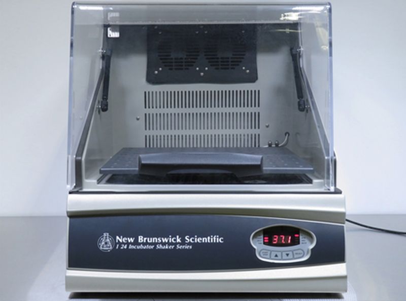 New Brunswick I24 Incubator Shaker