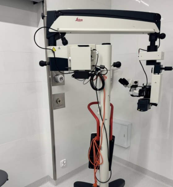 Leica M620 F20 Surgical Microscope