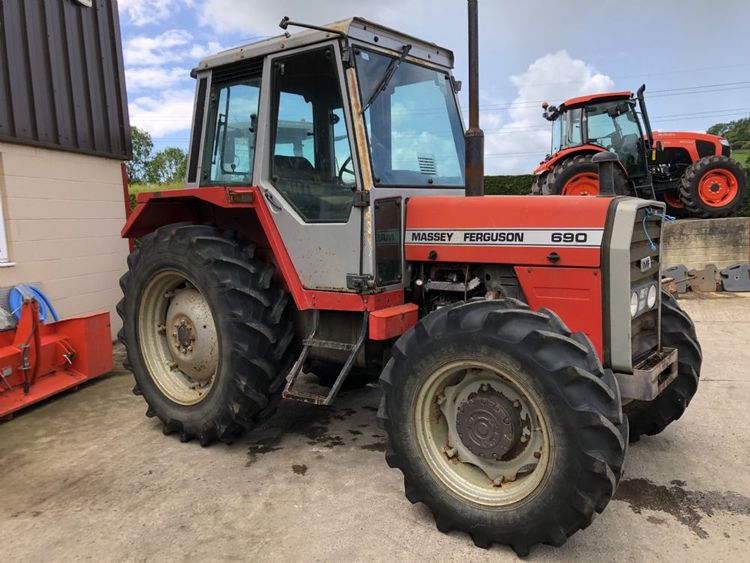 Massey Ferguson 690 Tractor