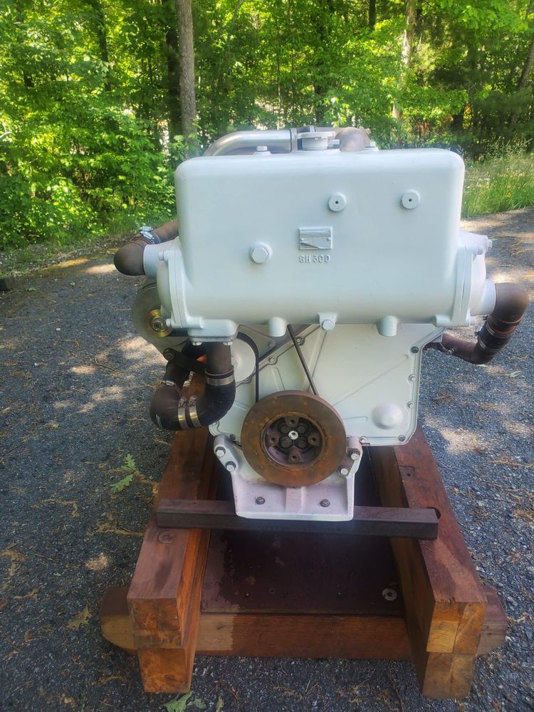 Cummins 6CTA Marine Propulsion Engine W 350HP