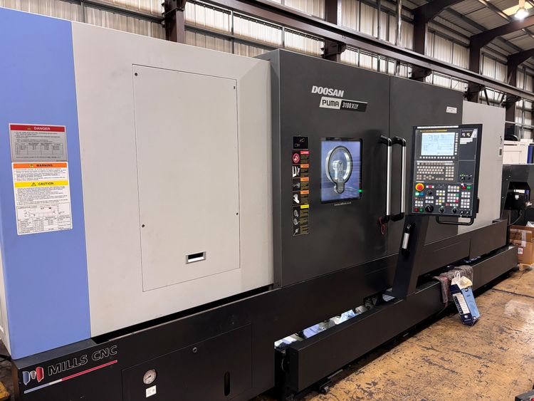 Doosan Control FANUC i Series 2800rpm Puma 3100XLY 3 Axis