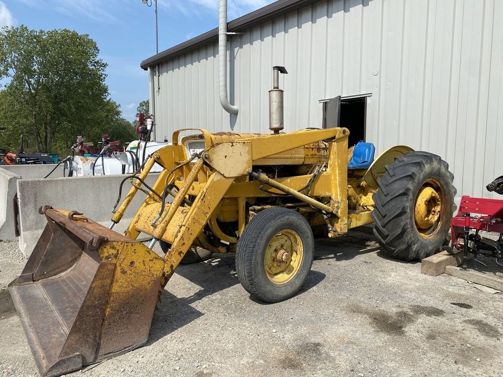 Ford Industrial Tractor Loader 5592